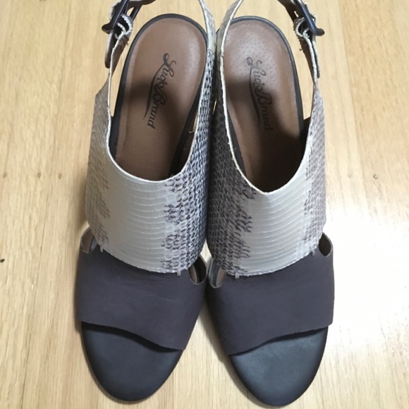 NWOT Lucky Brand Two-Tone Sandals - Picture 2 of 4